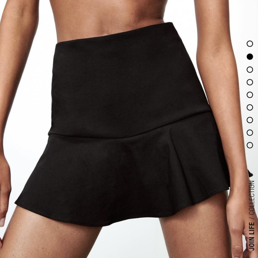 Black Zara Ruffled Mini Skirt